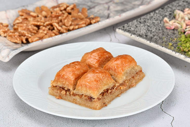 CEVİZLİ BAKLAVA